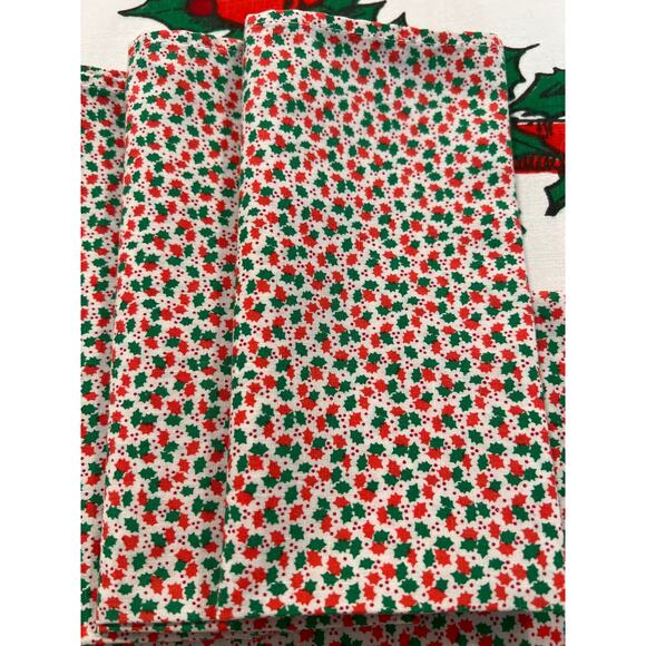 Red Holly Christmas Cloth Napkins Set of 4 - Picture 2 of 6